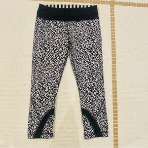 NWOT Lululemon Mid-Calf Leggings (Size 6)